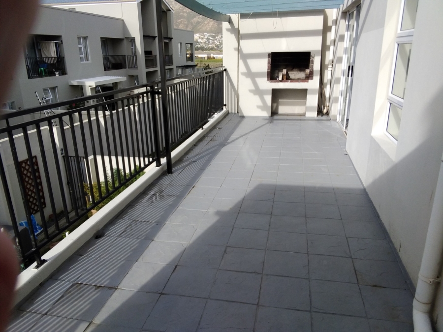 To Let 2 Bedroom Property for Rent in Gordons Bay Central Western Cape
